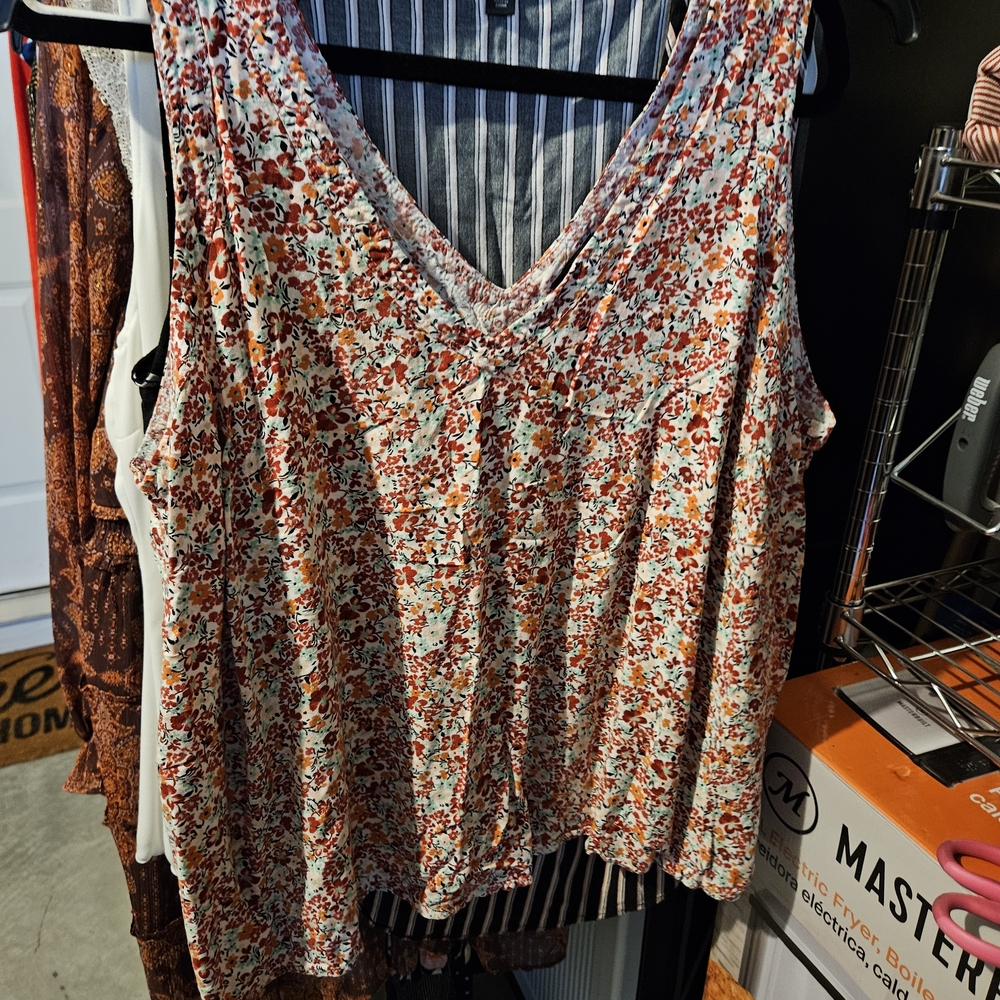 Floral Sleeveless Women's Top